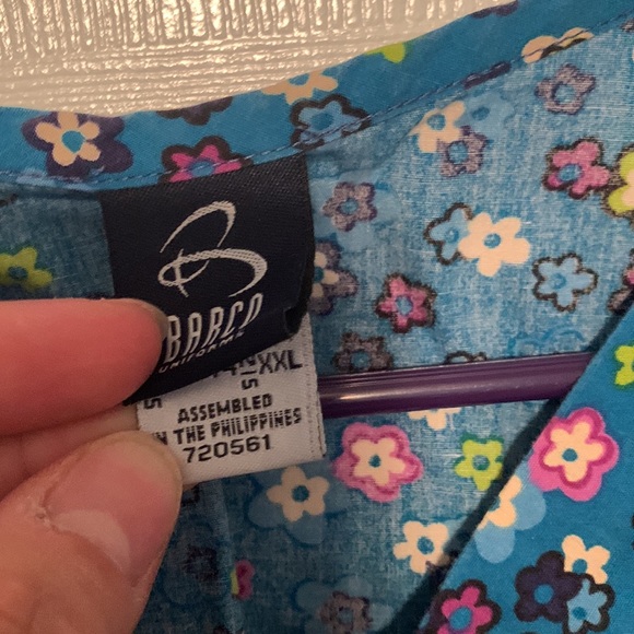 Uniform Scrub Top - Picture 4 of 4